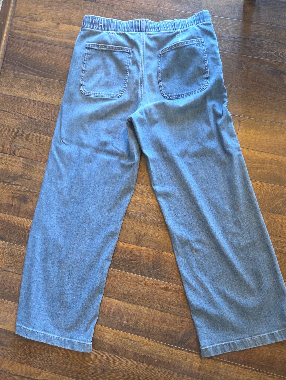 American Eagle Outfitters Light Blue Wide-Leg Pull-On Jeans